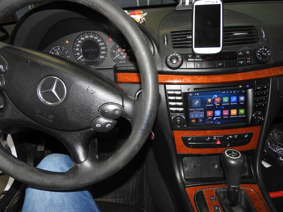 Mercedes W211 dedykowana.jpg